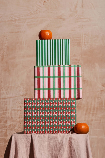 Red and green diamond wrapping paper 